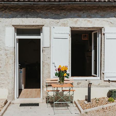 Logis Auberge Du Centre Chitenay エクステリア 写真
