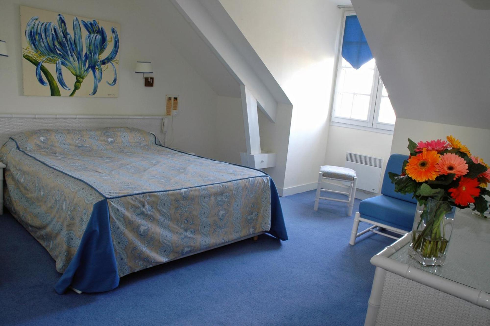 Logis Auberge Du Centre Chitenay エクステリア 写真