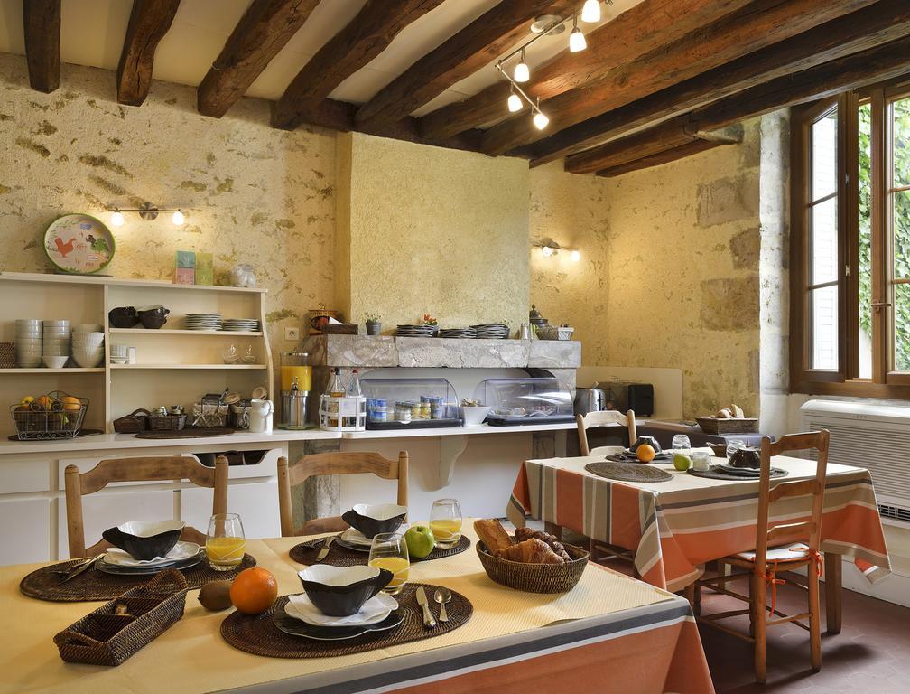 Logis Auberge Du Centre Chitenay エクステリア 写真