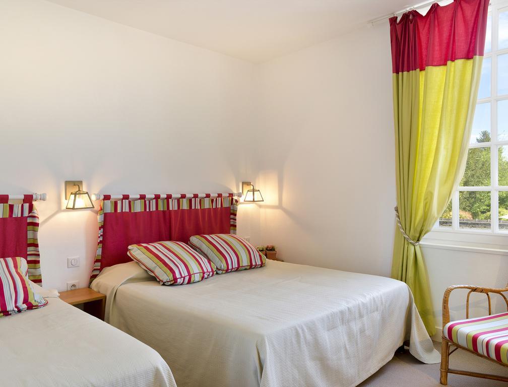 Logis Auberge Du Centre Chitenay エクステリア 写真