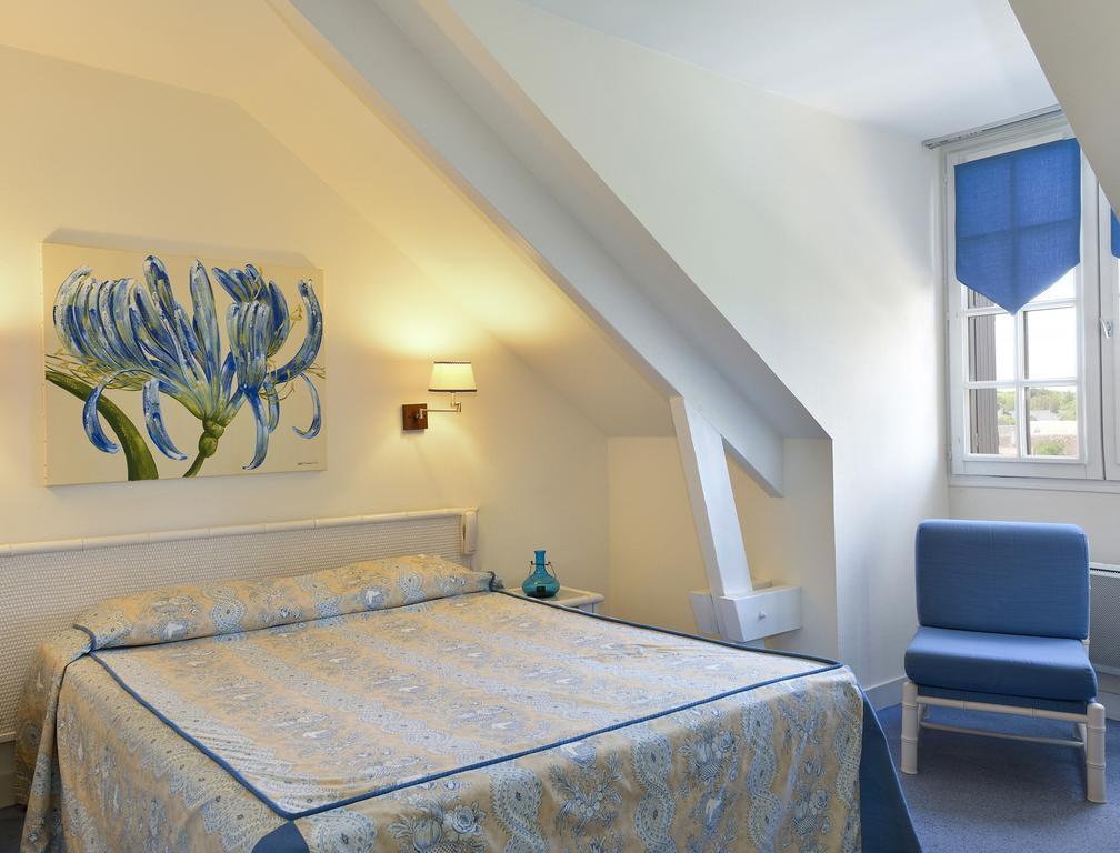 Logis Auberge Du Centre Chitenay エクステリア 写真