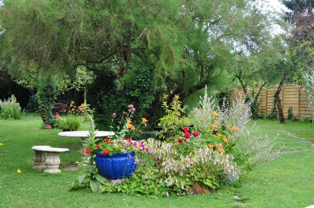 Logis Auberge Du Centre Chitenay エクステリア 写真