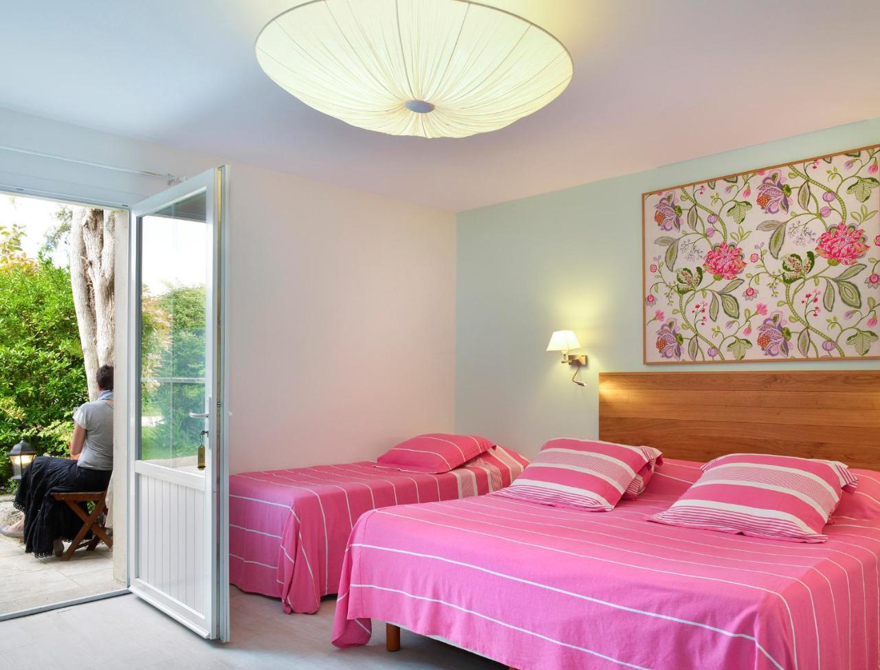 Logis Auberge Du Centre Chitenay エクステリア 写真