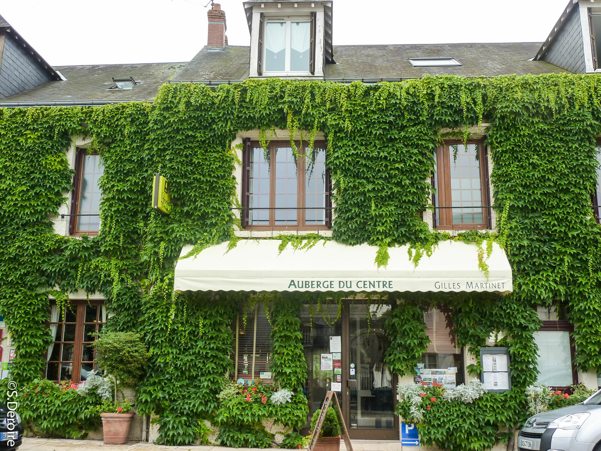 Logis Auberge Du Centre Chitenay エクステリア 写真